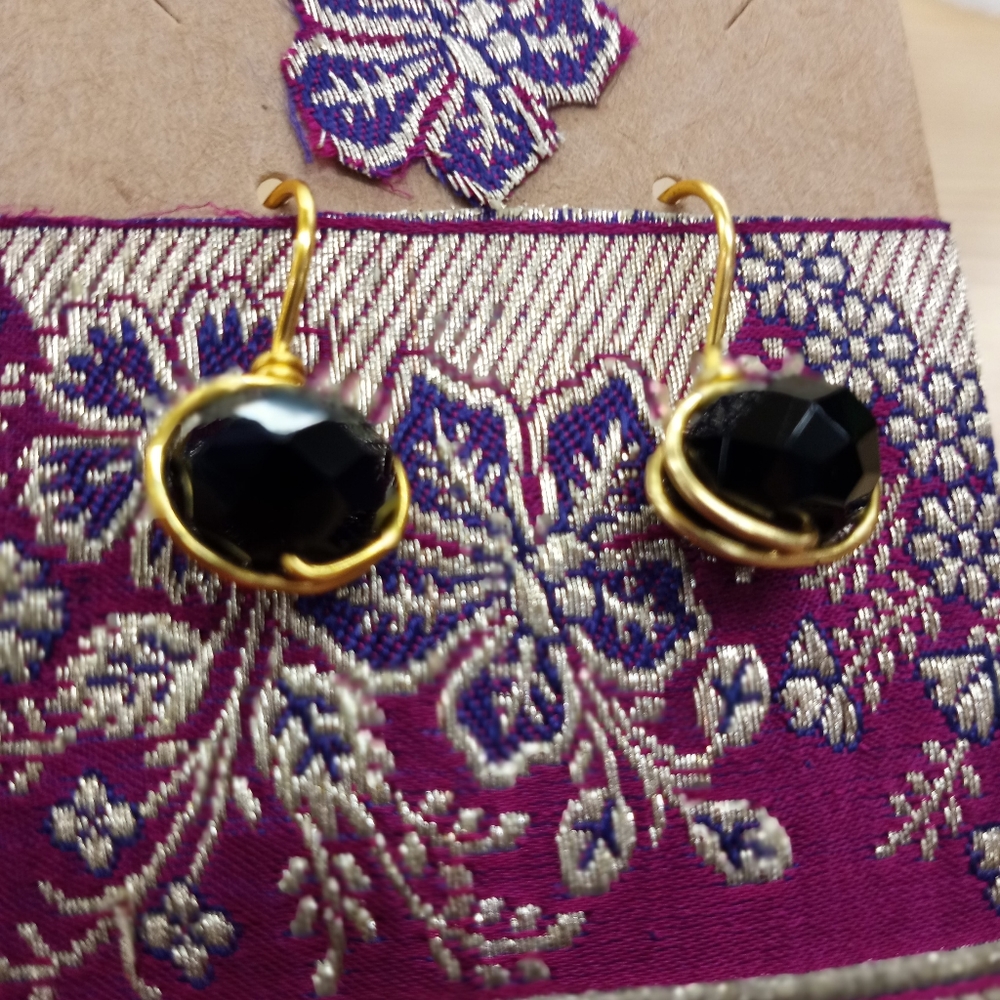 Small gold plated black earrings